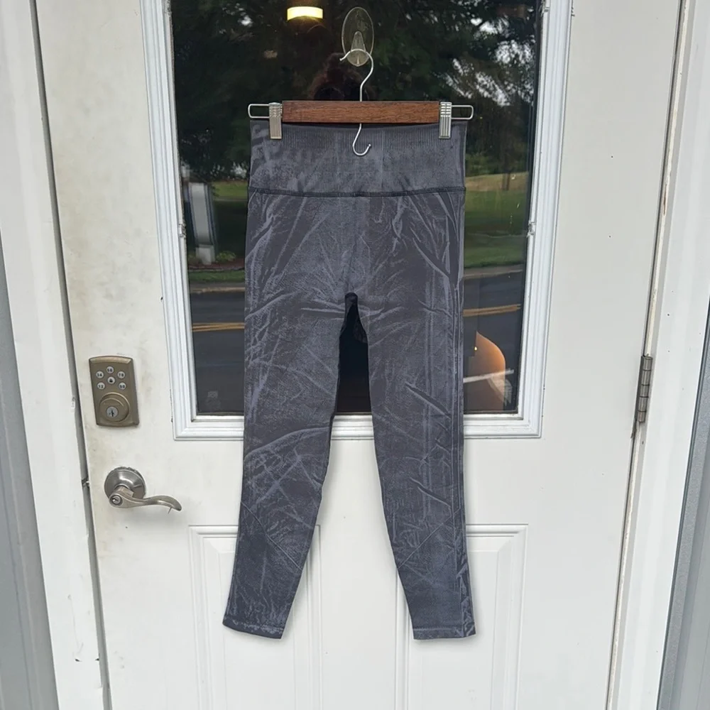 lululemon Ebb to street tight wash